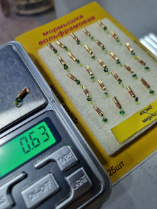 Мормышка вольф.точеная Столбик Риски D-2,5мм/вес- 0,63гр золото/красная полоса