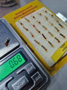 Мормышка вольф.точеная Столбик Риски D-2,5мм/вес- 0,68гр золото/черная полоса с бусиной