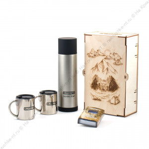 Подарочный набор "СЛЕДОПЫТ - Привал" (коробка фанерная, термос, кружка, карты игральные)/10/