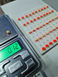 Мормышка фосфорная ШАР сплющеный (с ушком)