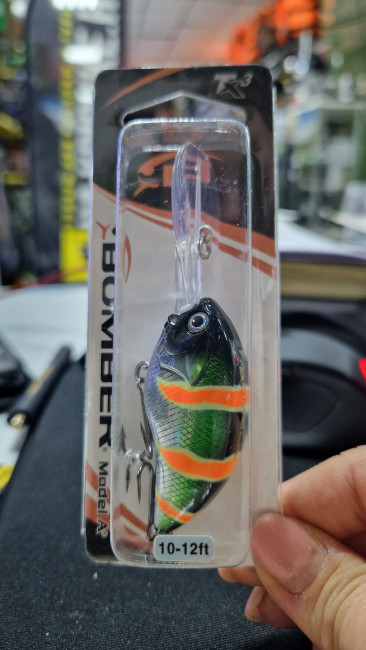 Воблер B06 BOMBER AGFBFT Model A Length:5,4см.,Weight:10,5гр.,Depth:1,8-2,4м. Воблер B06 BOMBER AGFBFT Model A Length:5,4см.,Weight:10,5гр.,Depth:1,8-2,4м.