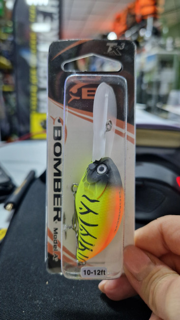 Воблер B06 BOMBER AGFBFT Model A Length:5,4см.,Weight:10,5гр.,Depth:1,8-2,4м. Воблер B06 BOMBER AGFBFT Model A Length:5,4см.,Weight:10,5гр.,Depth:1,8-2,4м.