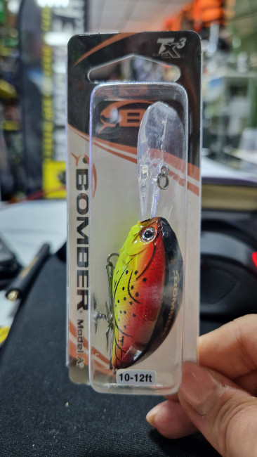 Воблер B06 BOMBER AGFBFT Model A Length:5,4см.,Weight:10,5гр.,Depth:1,8-2,4м. Воблер B06 BOMBER AGFBFT Model A Length:5,4см.,Weight:10,5гр.,Depth:1,8-2,4м.